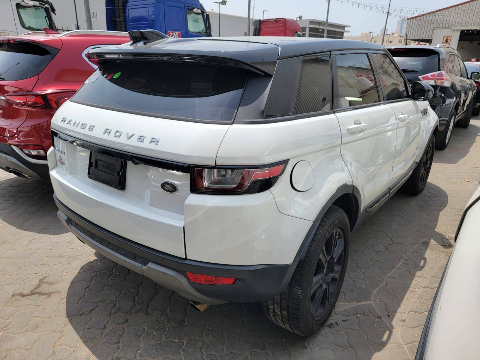 2016 LAND ROVER RANGE ROVER EVOQUE — 125174 Miles — Lot H163924 — Main - Marhaba Auctions Used Cars - Image 5