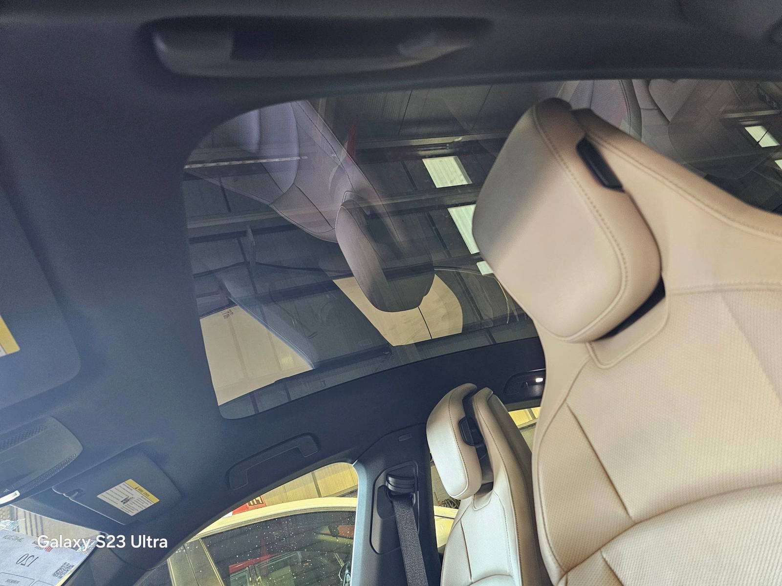 PORSCHE TAYCAN 2025 - Marhaba Auction Used Cars - Image 10