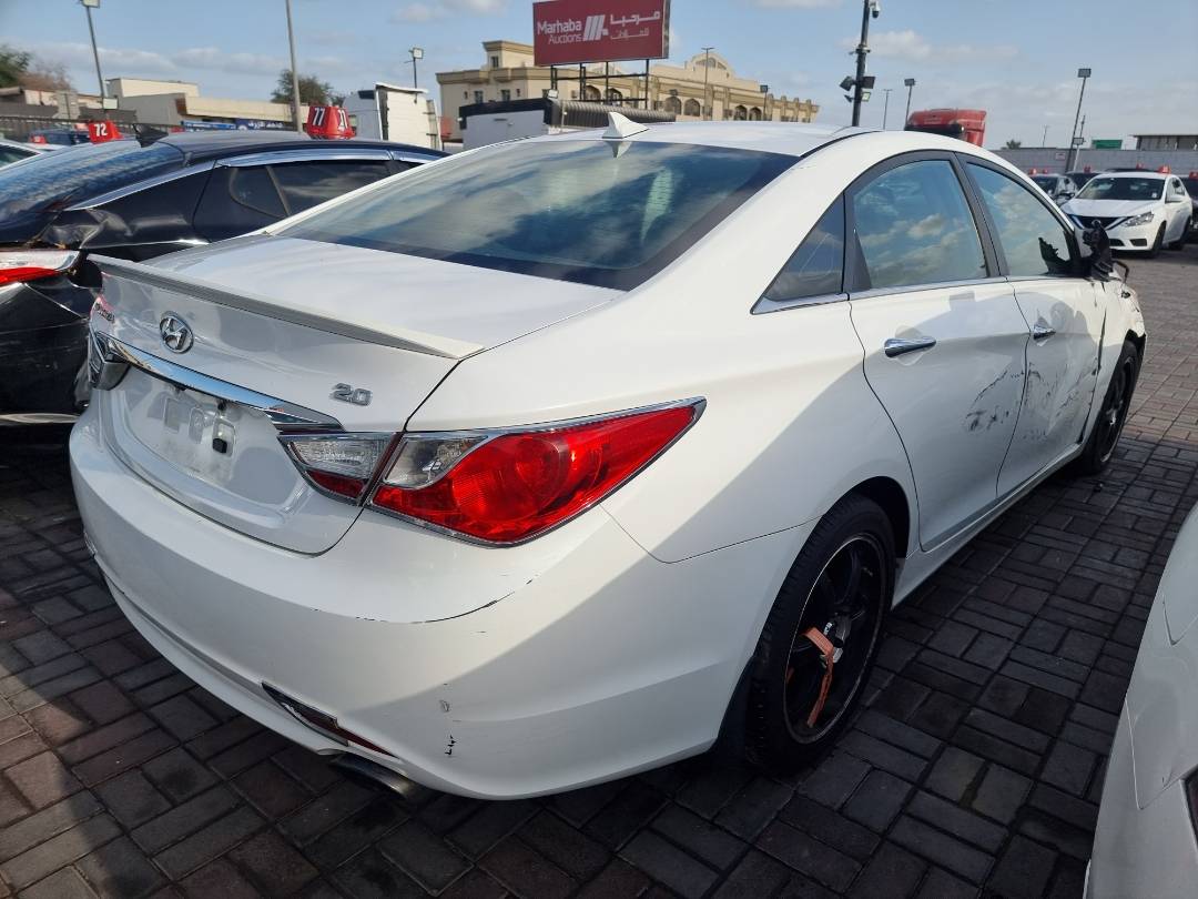 2012 HYUNDAI SONATA — 172034 Miles — Lot 124587 — Ind. 12 - Marhaba Auctions Used Cars - Image 4