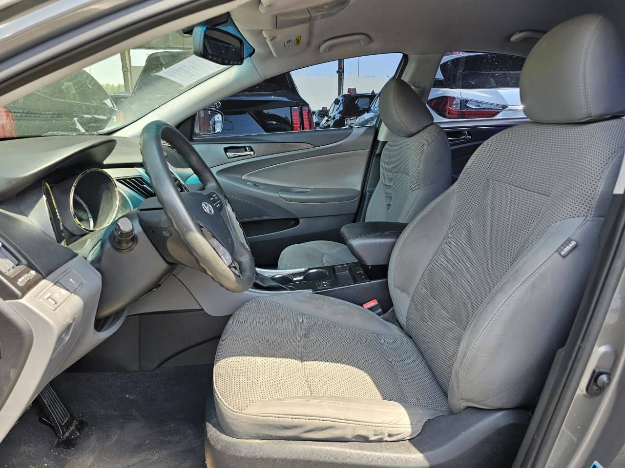 2013 HYUNDAI SONATA — 174182 Miles — Lot H722343 — Souq - Marhaba Auctions Used Cars - Image 7