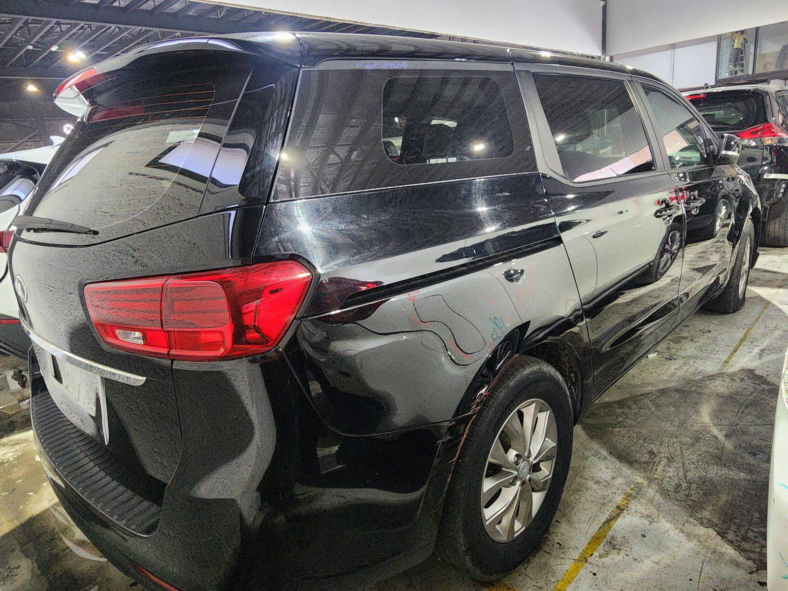 2020 KIA SEDONA — 120059 Miles — Lot 588253 — Al Quoz - Marhaba Auctions Used Cars - Image 6