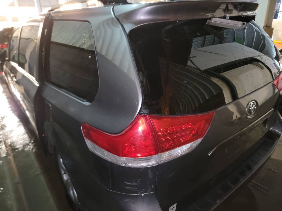 2011 TOYOTA SIENNA — 186216 Miles — Lot 083557 - Marhaba Auctions Used Cars - Image 7