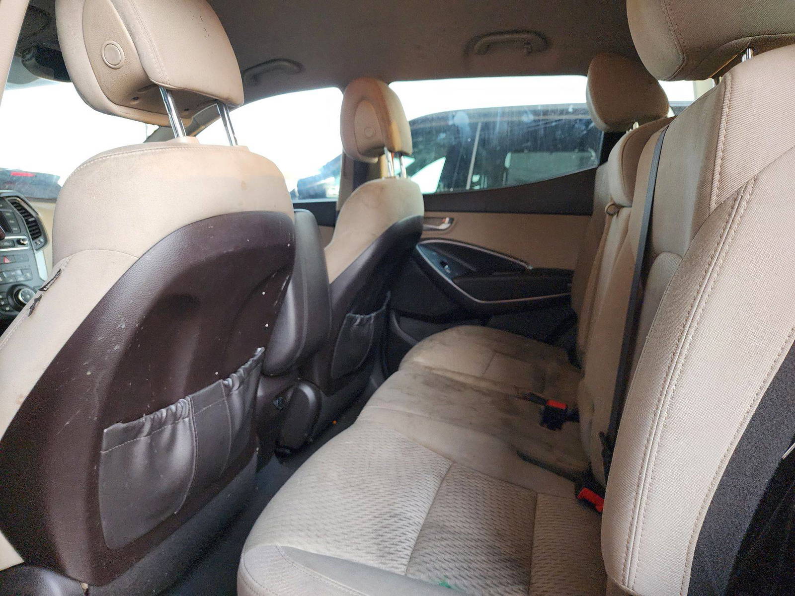 2017 HYUNDAI SANTA FE — 168689 Miles — Lot 38997 — Souq - Marhaba Auctions Used Cars - Image 10