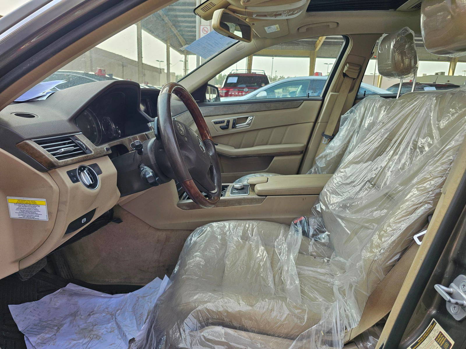 2011 MERCEDES BENZ E 350 — 95220 Miles — Lot B9BA354740 — Souq - Marhaba Auctions Used Cars - Image 9