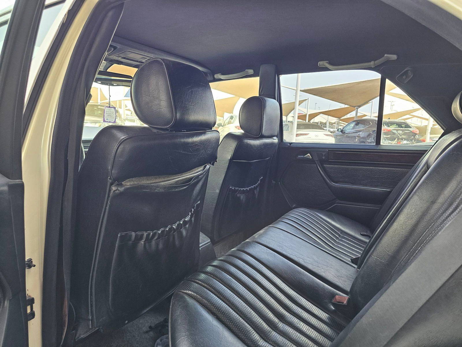 1995 MERCEDES BENZ E 280 — 380088 KM — Lot 9SC208353 — Souq - Marhaba Auctions Used Cars - Image 6