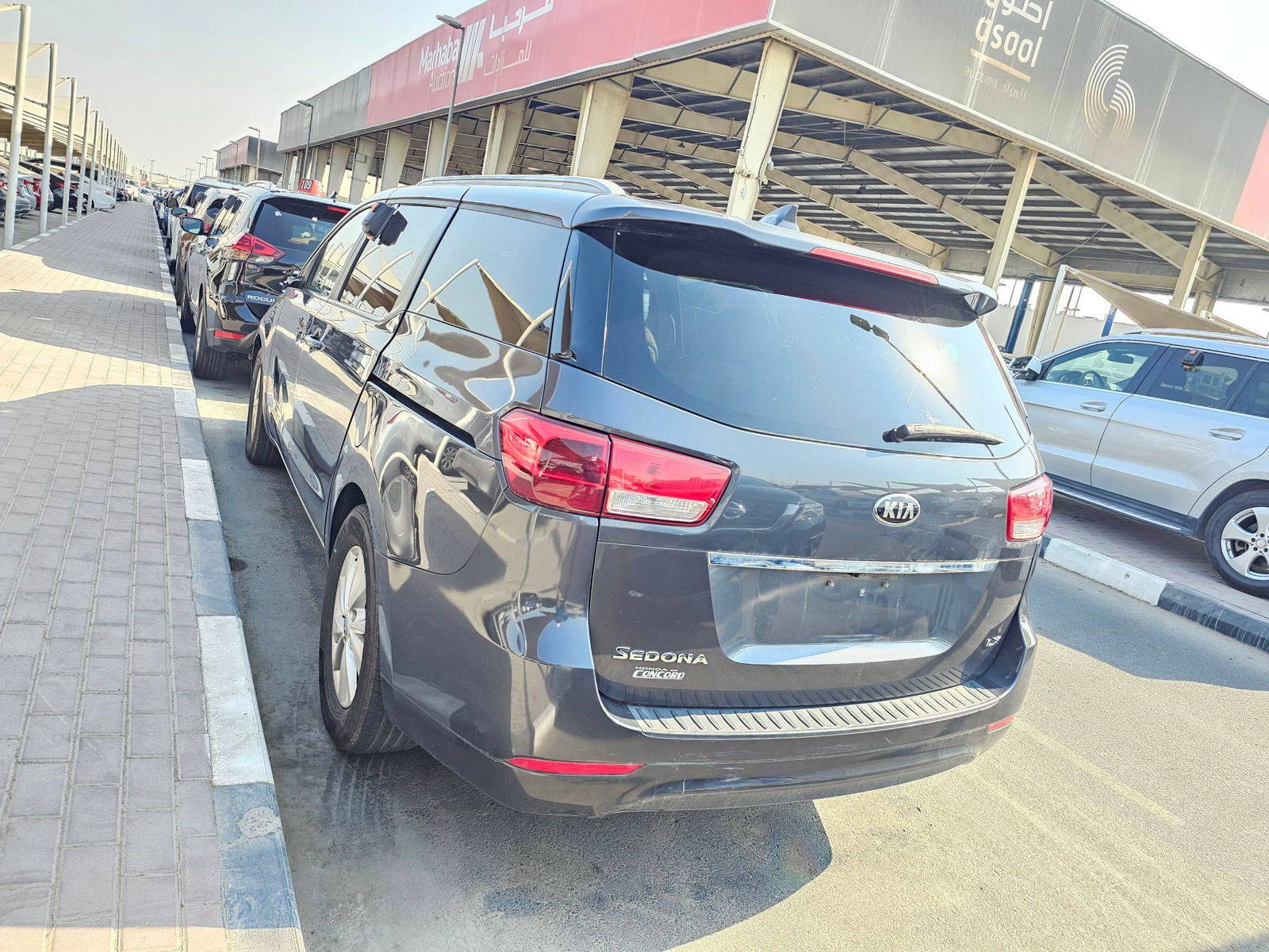 2015 KIA SEDONA — 238571 Miles — Lot 0F6065899 — Souq - Marhaba Auctions Used Cars - Image 3