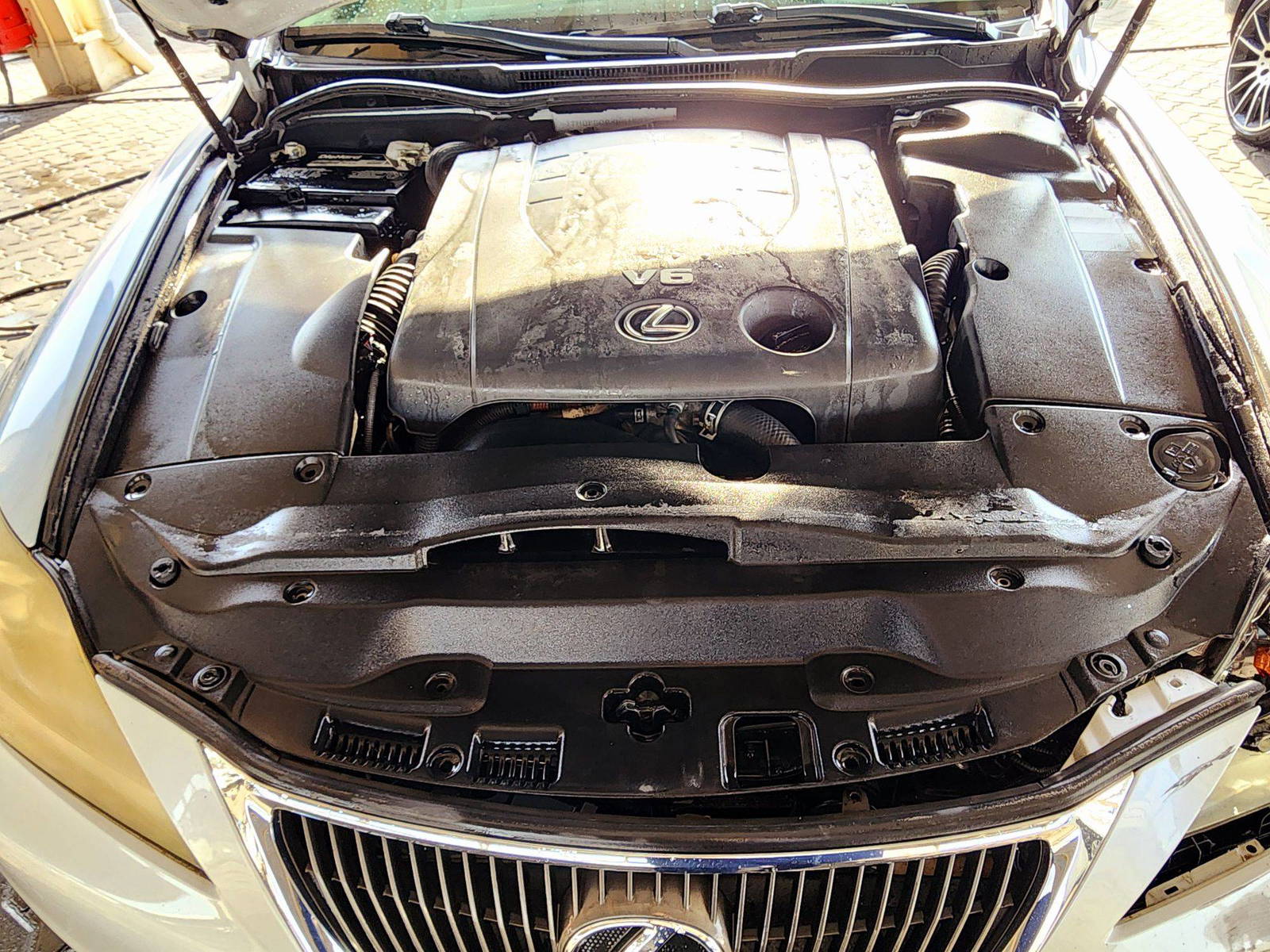 2011 LEXUS IS 250 — 178796 Miles — Lot 2XB5153829 — Souq - Marhaba Auctions Used Cars - Image 12