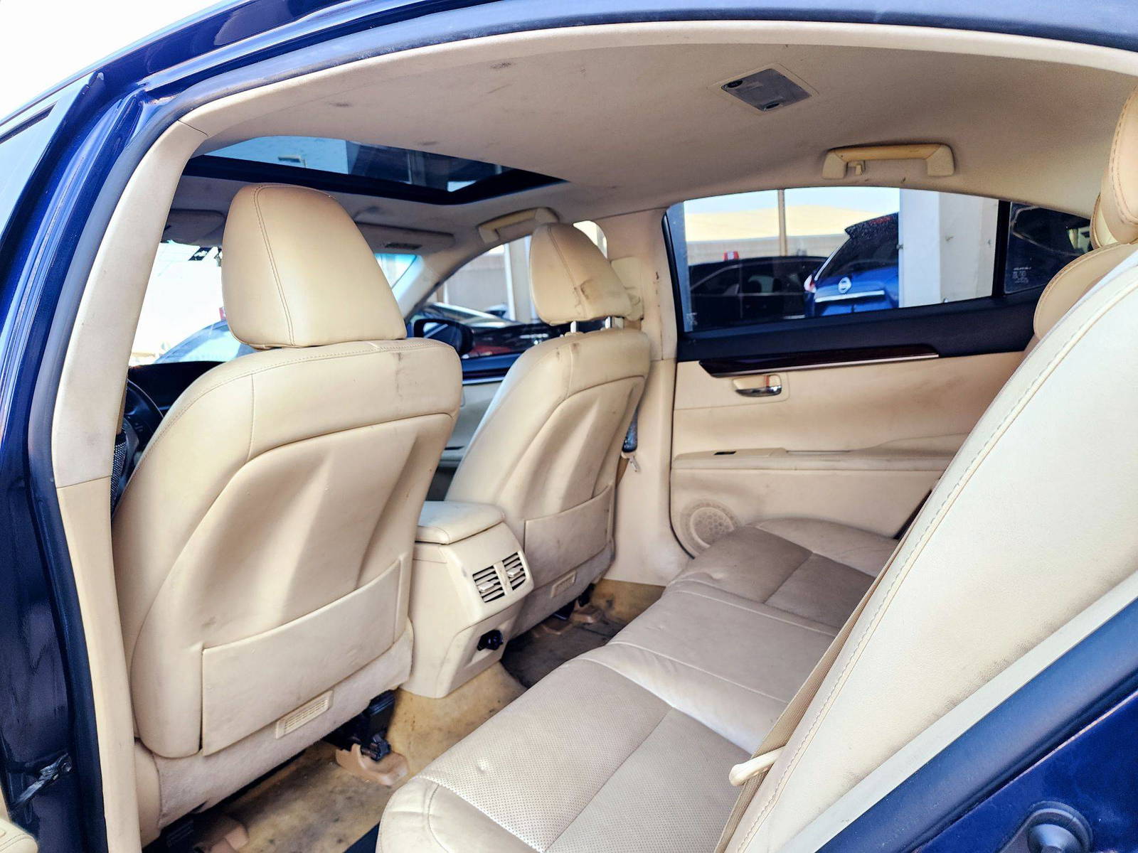 2013 LEXUS ES 350 — 113140 Miles — Lot 63247144 — Souq - Marhaba Auctions Used Cars - Image 6