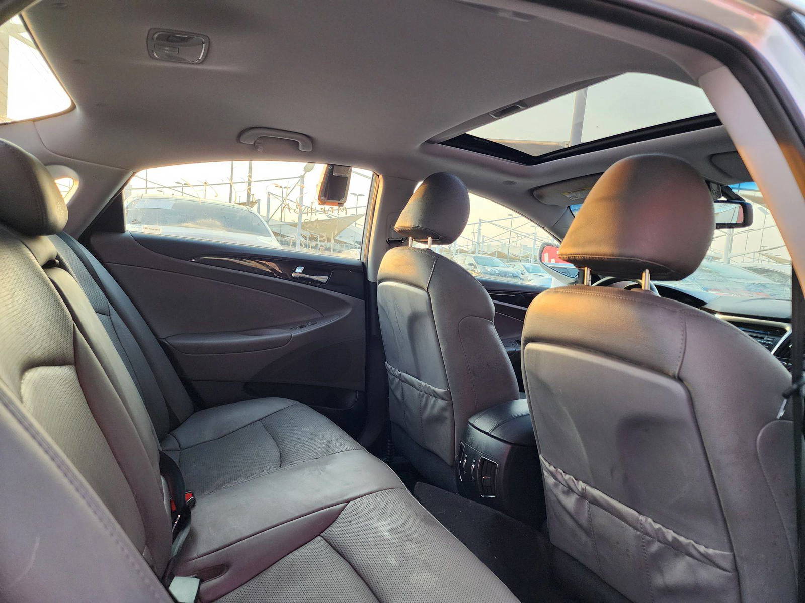 2014 HYUNDAI SONATA — 177375 Miles — Lot 96423 — Souq - Marhaba Auctions Used Cars - Image 4