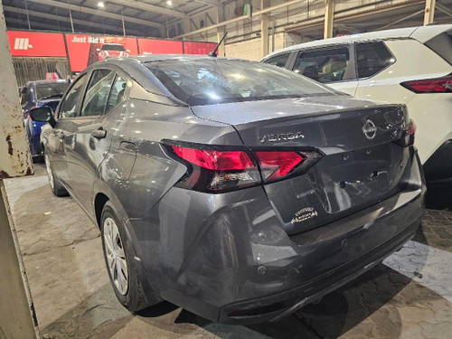 NISSAN VERSA
