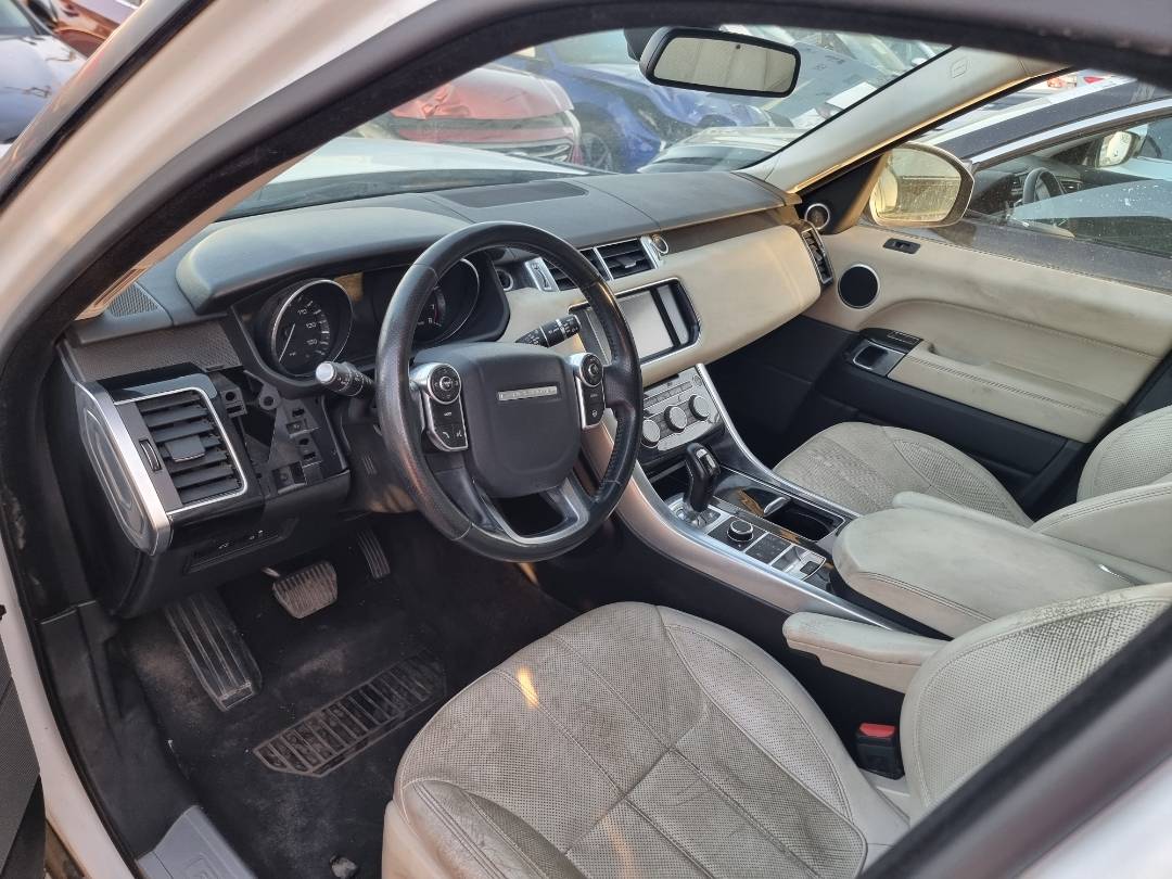 LAND ROVER RANGE ROVER SPORT 2015 - Marhaba Auction Used Cars - Image 8