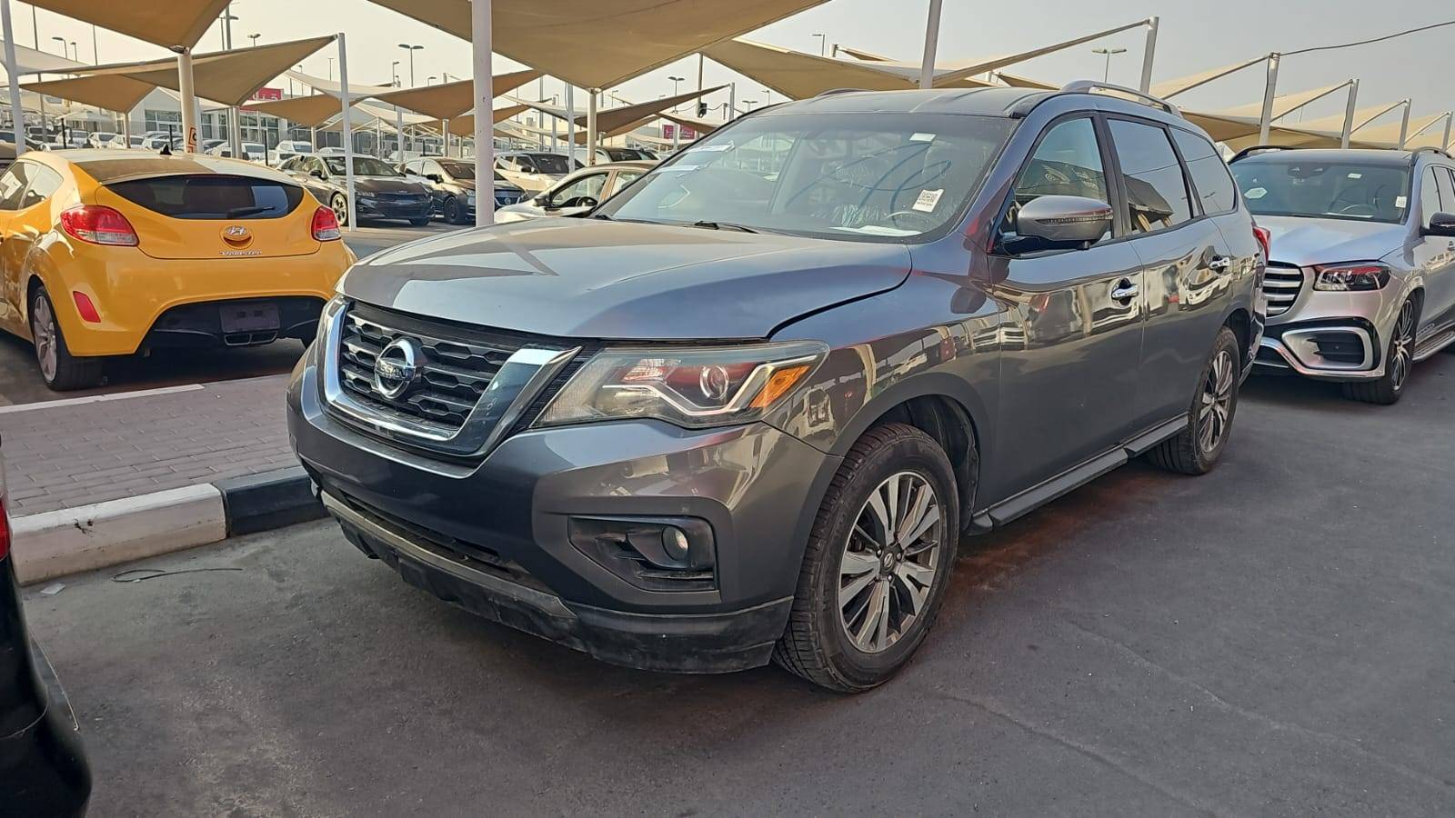 Nissan Pathfinder 2017 view 2