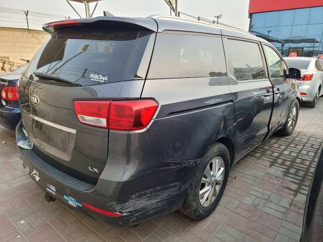 2016 KIA SEDONA — 167493 Miles — Lot 215487 — Ind. 12 - Marhaba Auctions Used Cars - Image 4