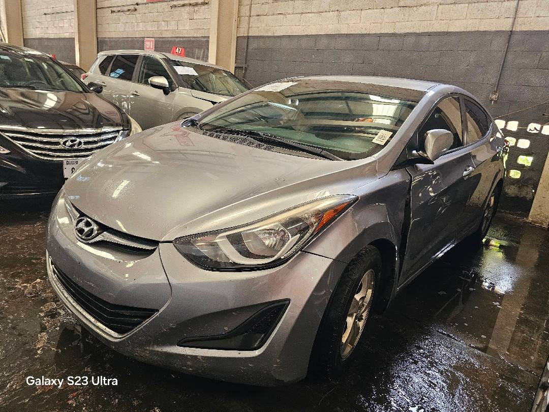 HYUNDAI ELANTRA