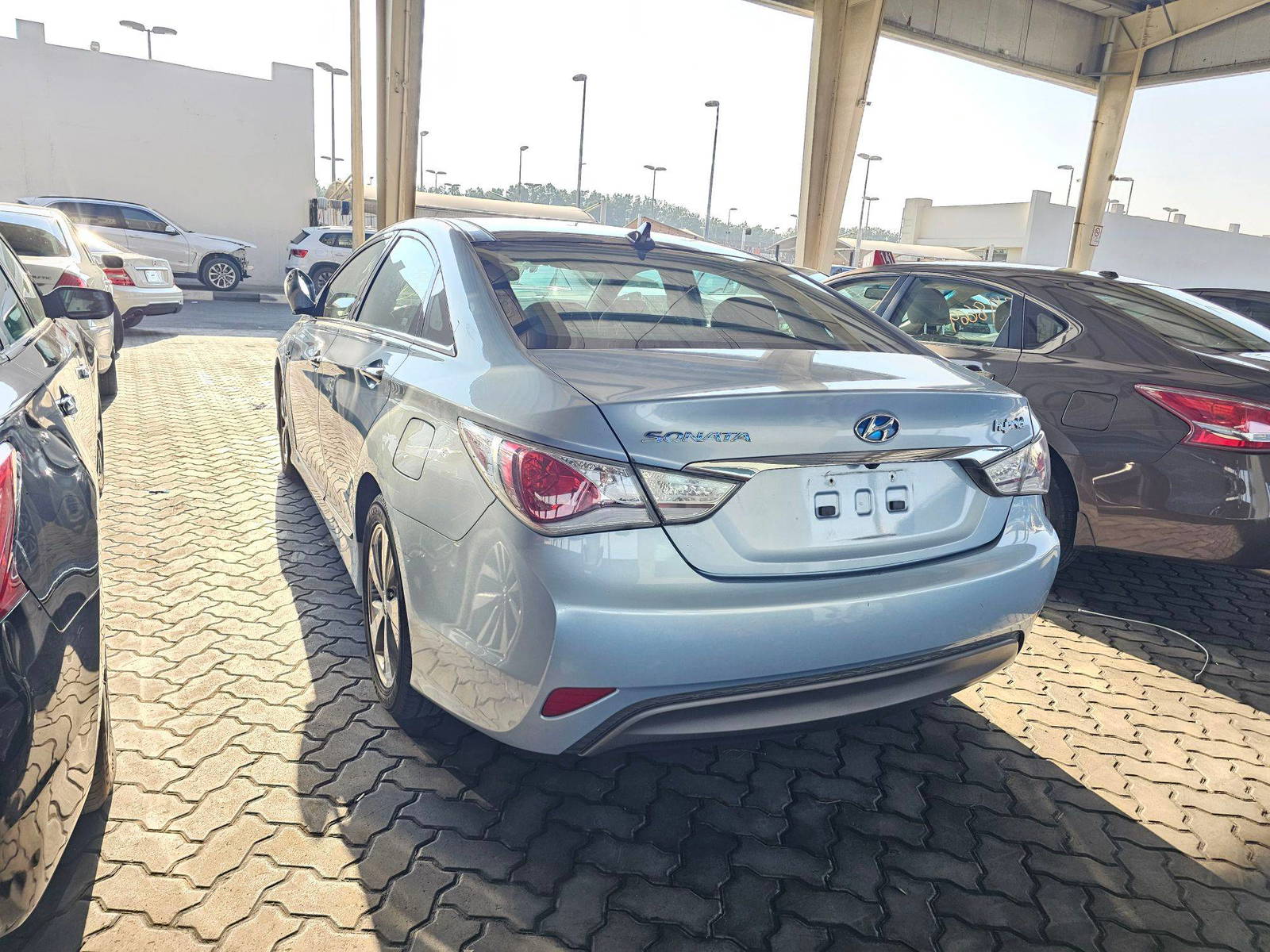 2011 HYUNDAI SONATA — 129177 Miles — Lot BA018357 — Souq - Marhaba Auctions Used Cars - Image 3