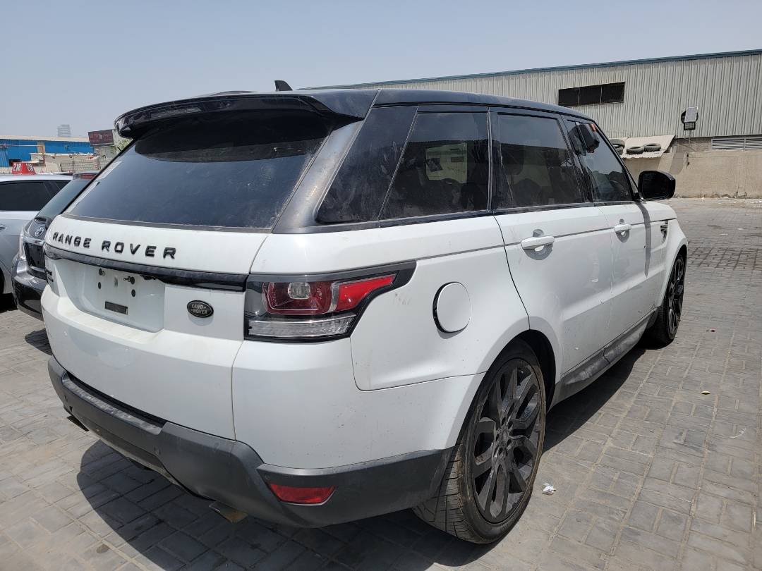 2016 LAND ROVER RANGE ROVER SPORT HSE — 106518 Miles — Lot 3805921 — Main - Marhaba Auctions Used Cars - Image 4