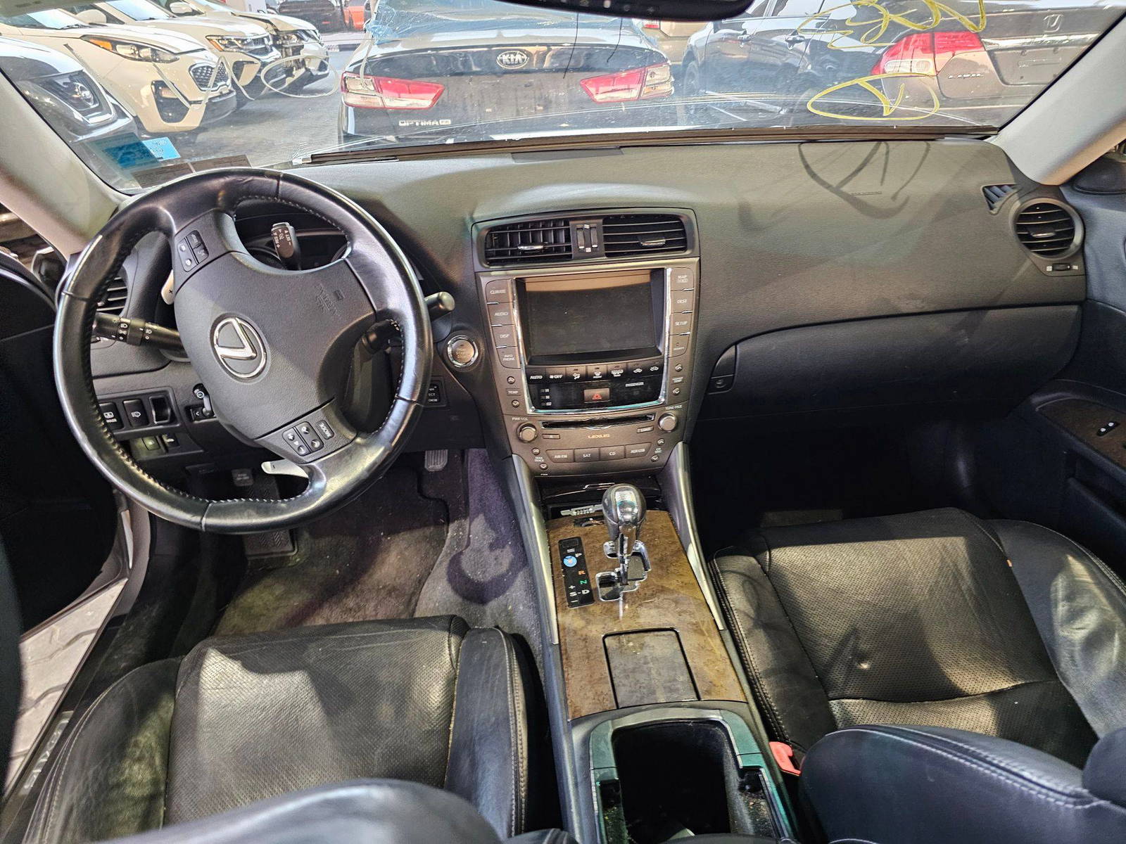 2010 LEXUS IS 250 — 176143 Miles — Lot 5039289 — Souq - Marhaba Auctions Used Cars - Image 7