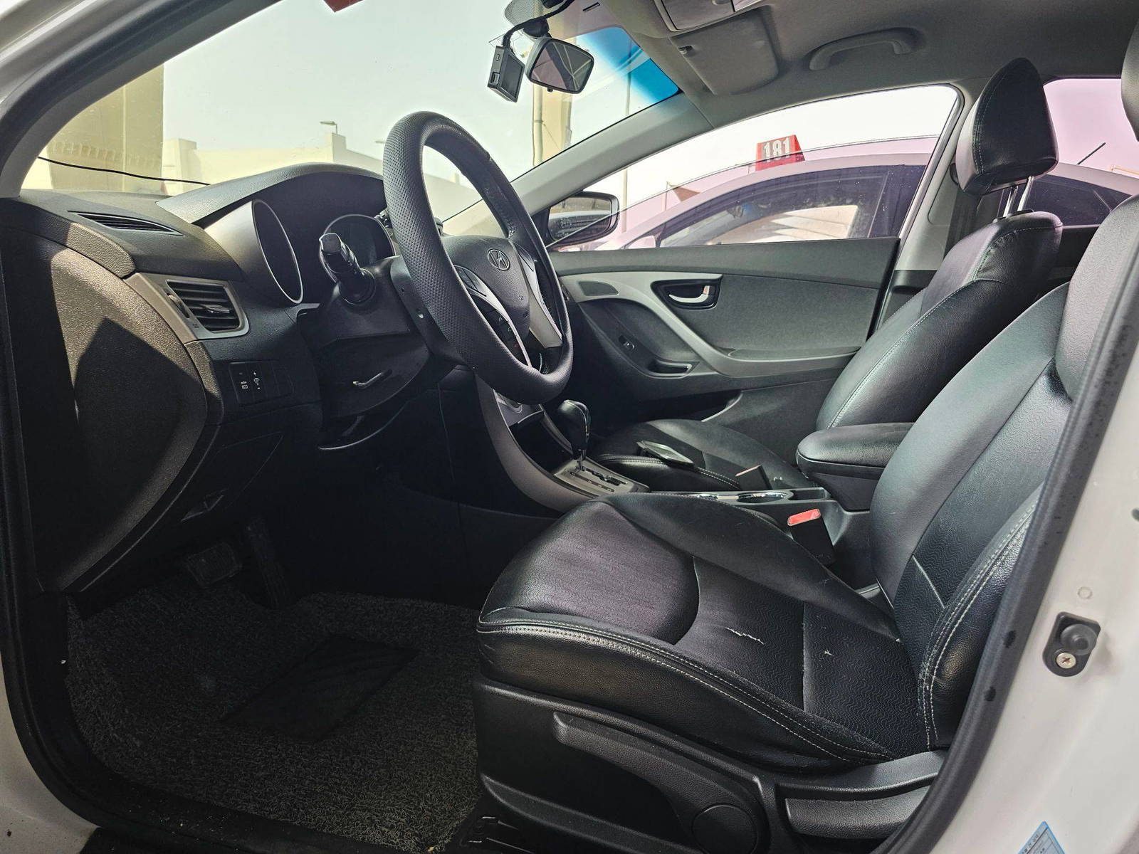 2011 HYUNDAI AVANTE — 86368 KM — Lot 037829 — Main - Marhaba Auctions Used Cars - Image 8