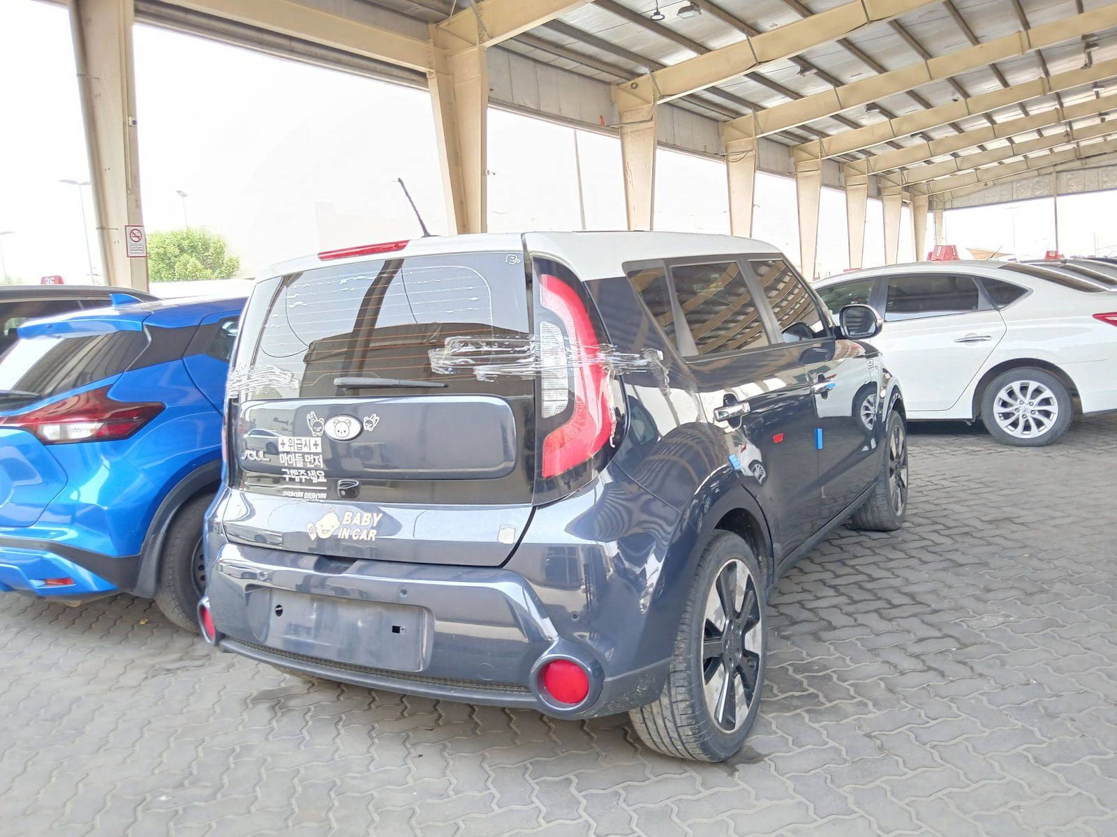 2015 KIA SOUL — 200459 KM — Lot 132424 — Souq - Marhaba Auctions Used Cars - Image 4