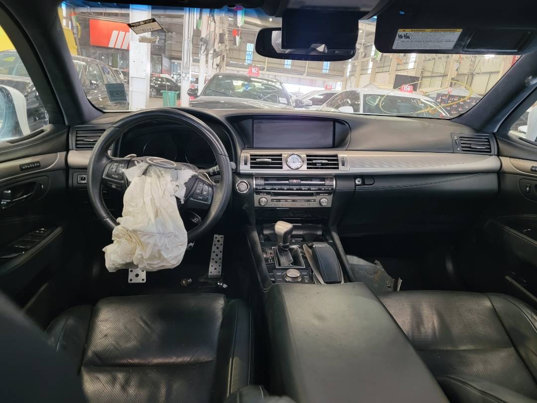 2015 LEXUS LS 460 — 95037 Miles — Lot 2F5135310 — Ind. 12 - Marhaba Auctions Used Cars - Image 4