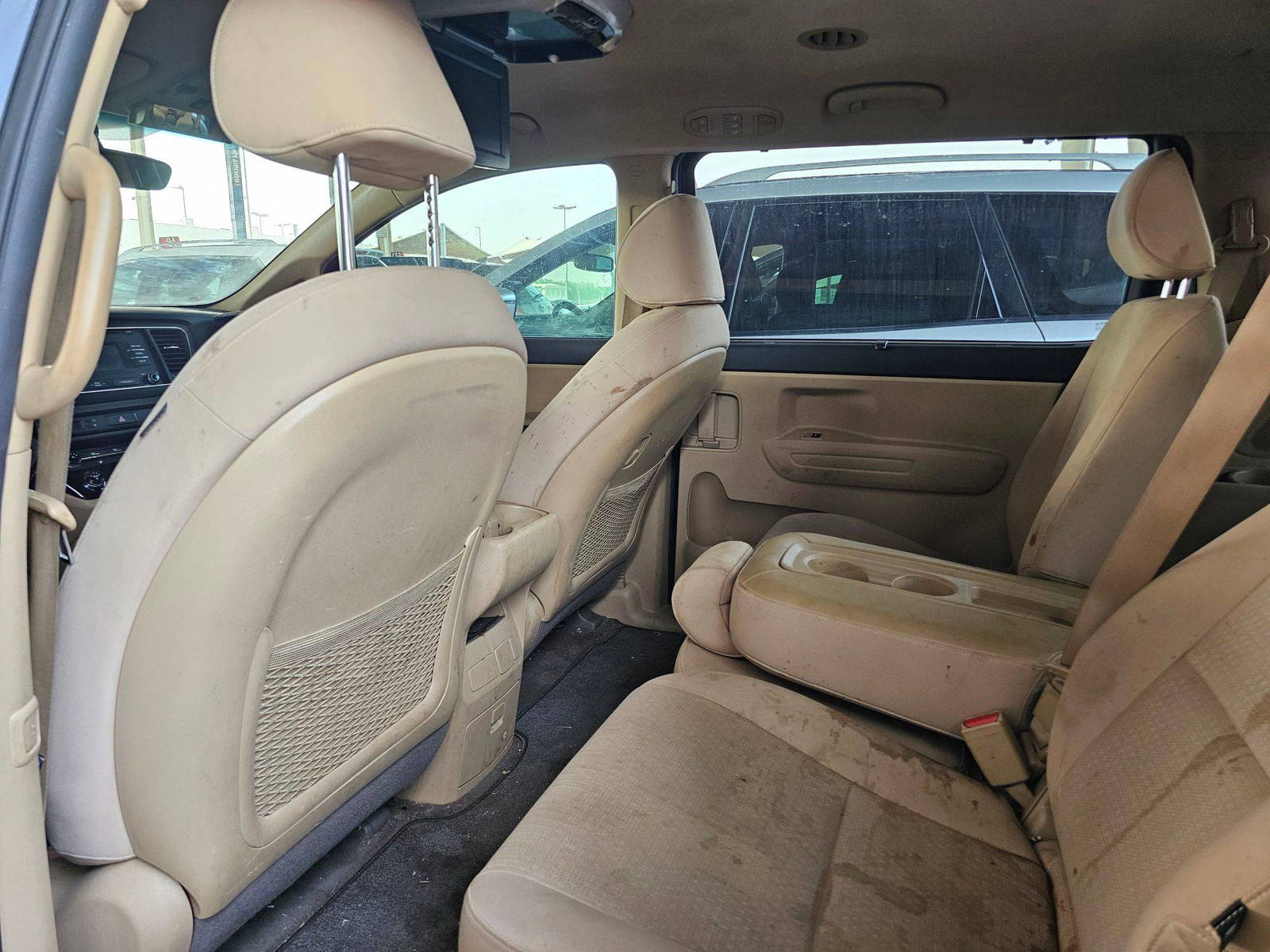 2016 KIA SEDONA — 147656 Miles — Lot 3881358 — Souq - Marhaba Auctions Used Cars - Image 6