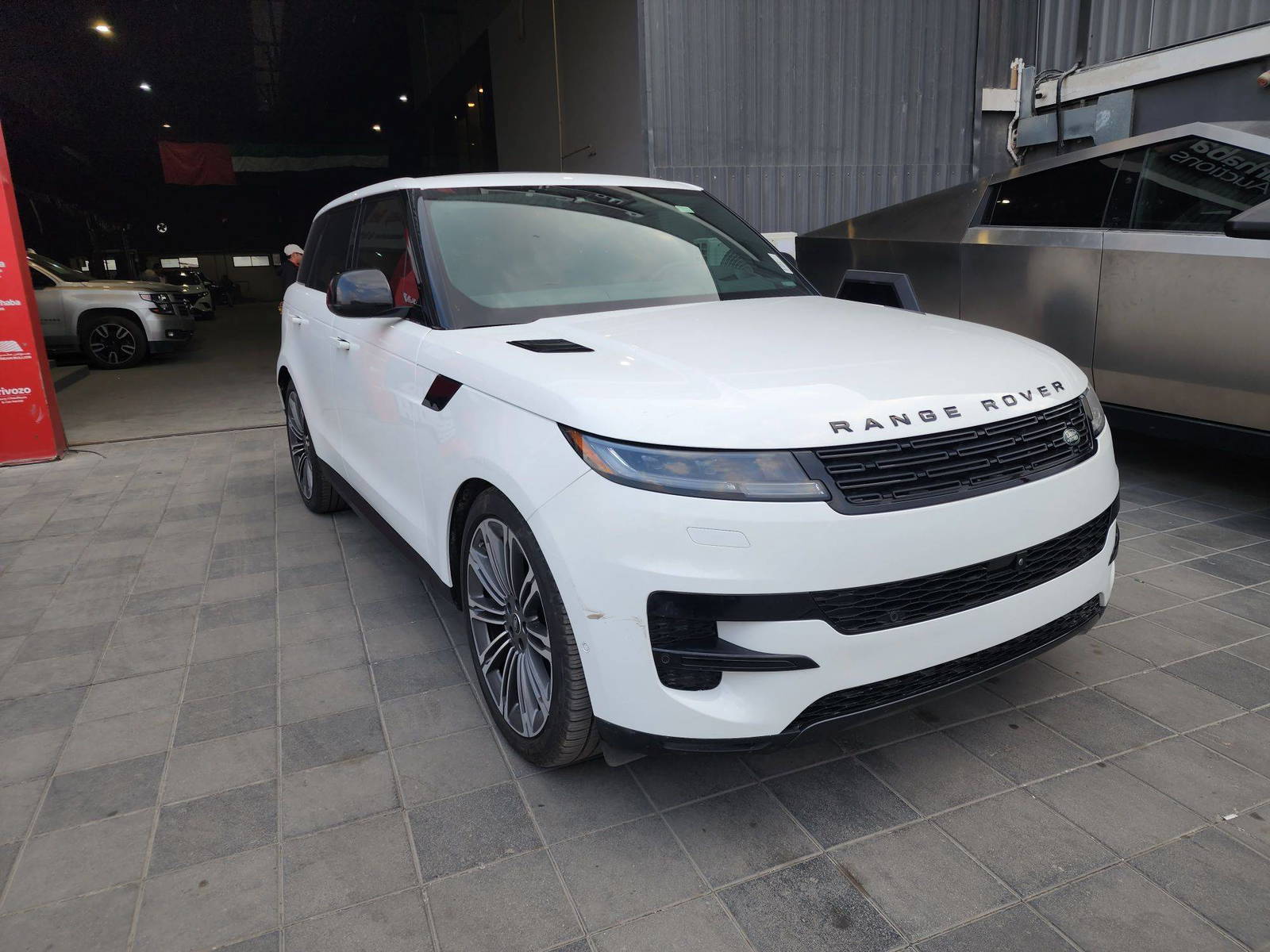 2024 LAND ROVER RANGE ROVER SPORT — 20109 Miles — Lot 52295685 — Al Quoz - Marhaba Auctions Used Cars - Image 4