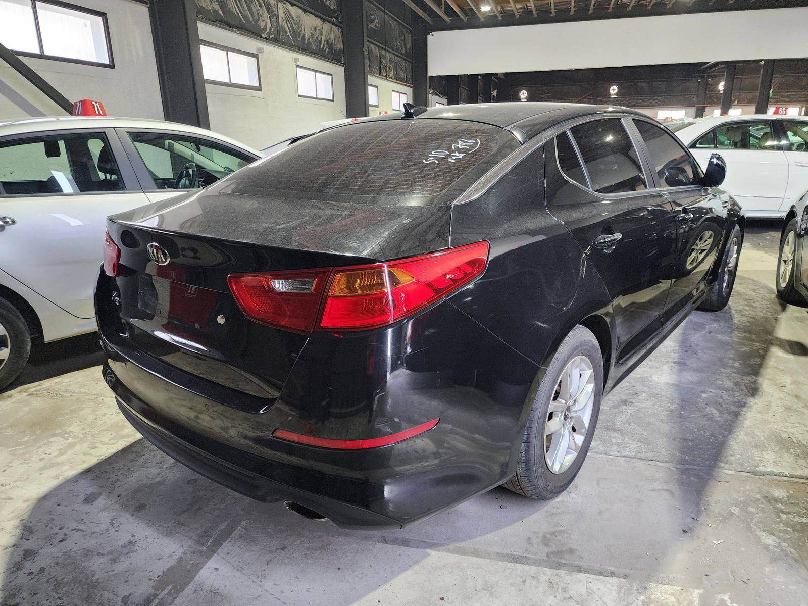 2015 KIA K5 — 239680 KM — Lot 639895 — Main - Marhaba Auctions Used Cars - Image 3