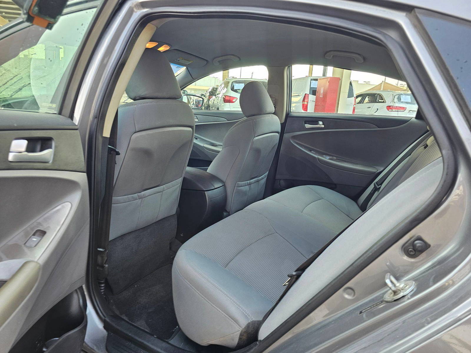 2014 HYUNDAI SONATA — 124514 Miles — Lot B4AC3EH873915 — Souq - Marhaba Auctions Used Cars - Image 6