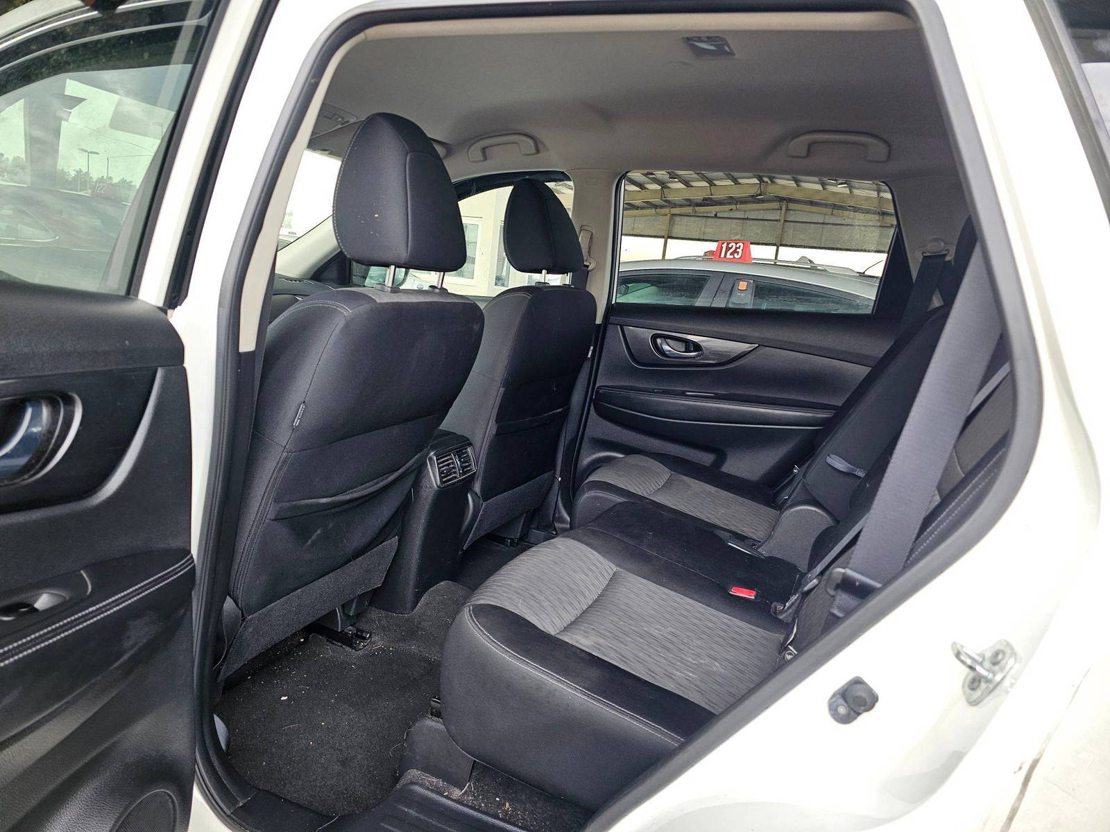 NISSAN ROGUE 2017 - Marhaba Auction Used Cars - Image 6