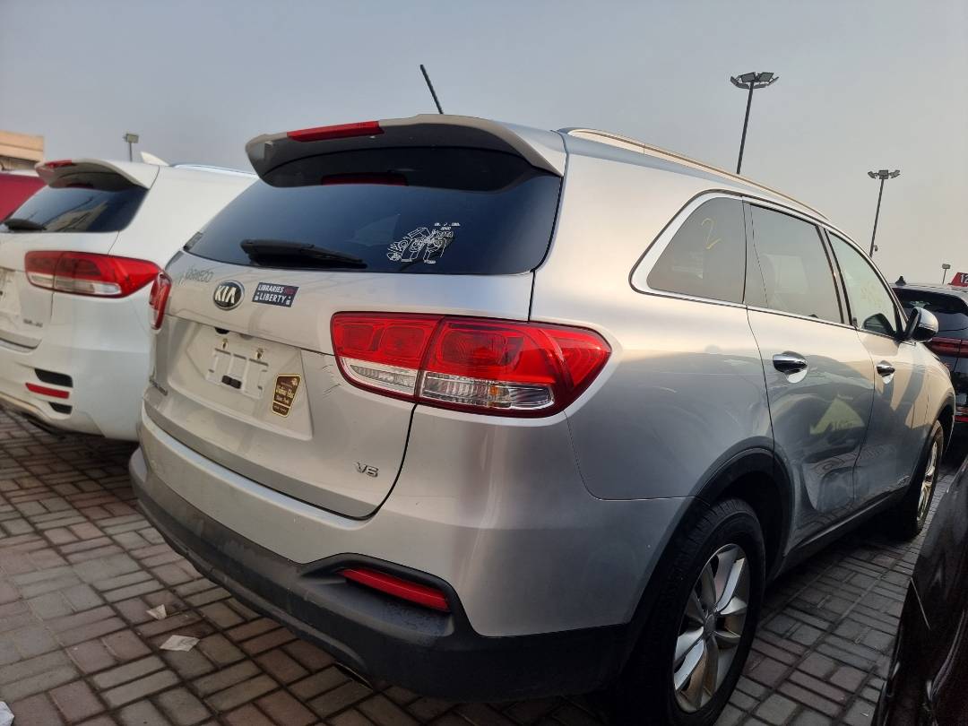 2017 KIA SORENTO — 148758 Miles — Lot 314976 — Ind. 12 - Marhaba Auctions Used Cars - Image 4