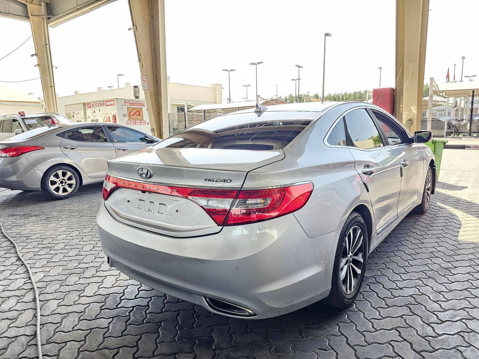 2011 HYUNDAI GRANDEUR — 78120 KM — Lot 012038 — Ind. 12 - Marhaba Auctions Used Cars - Image 3