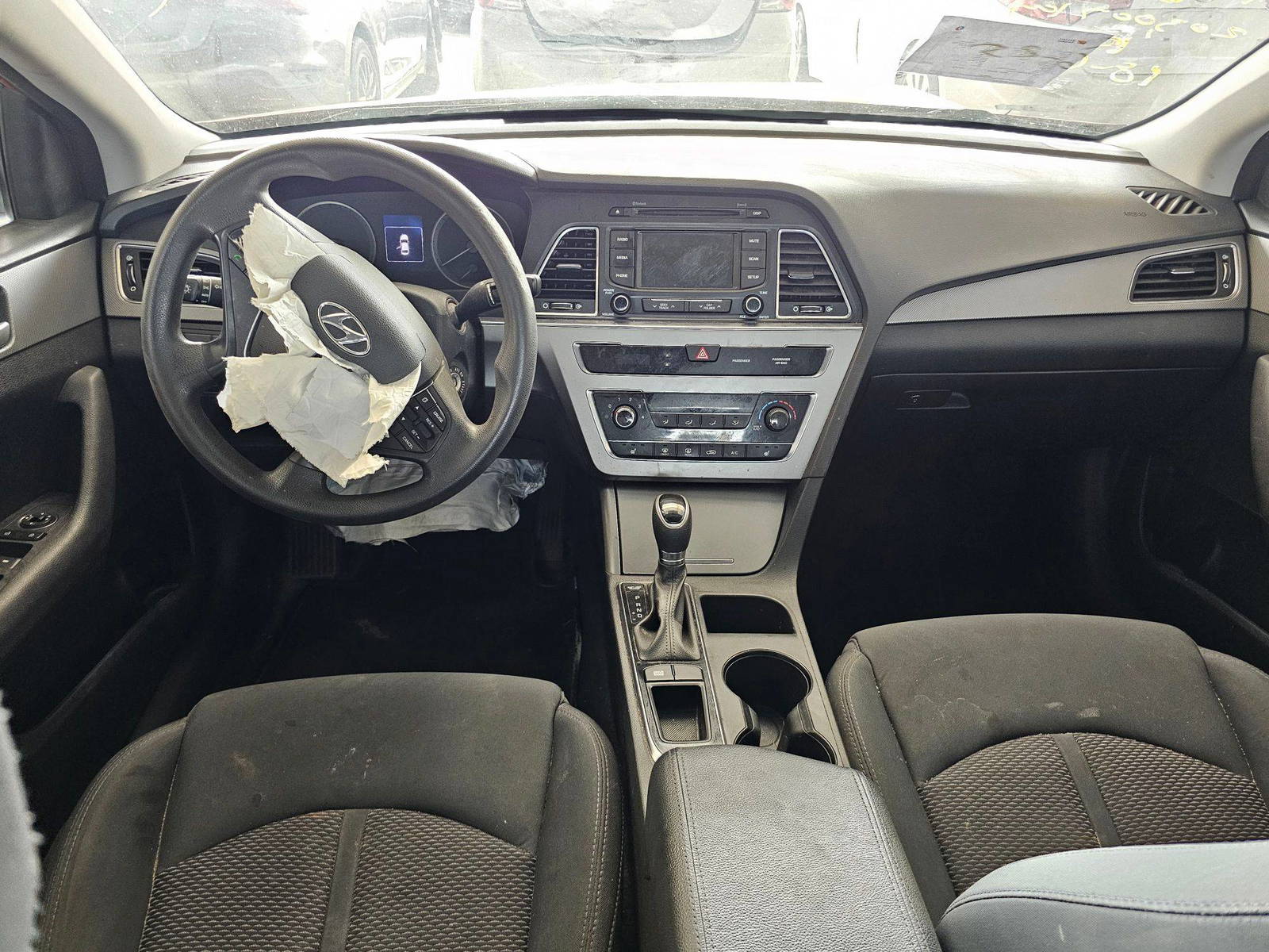 2017 HYUNDAI SONATA — 203007 KM — Lot 12341158 — Souq - Marhaba Auctions Used Cars - Image 8
