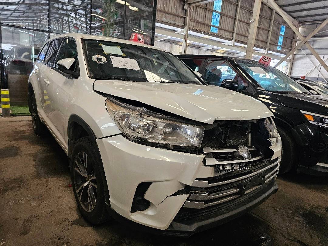 TOYOTA HIGHLANDER