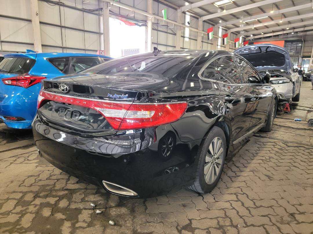 2014 HYUNDAI GRANDEUR — 260113 KM — Lot 003465 — Main - Marhaba Auctions Used Cars - Image 3