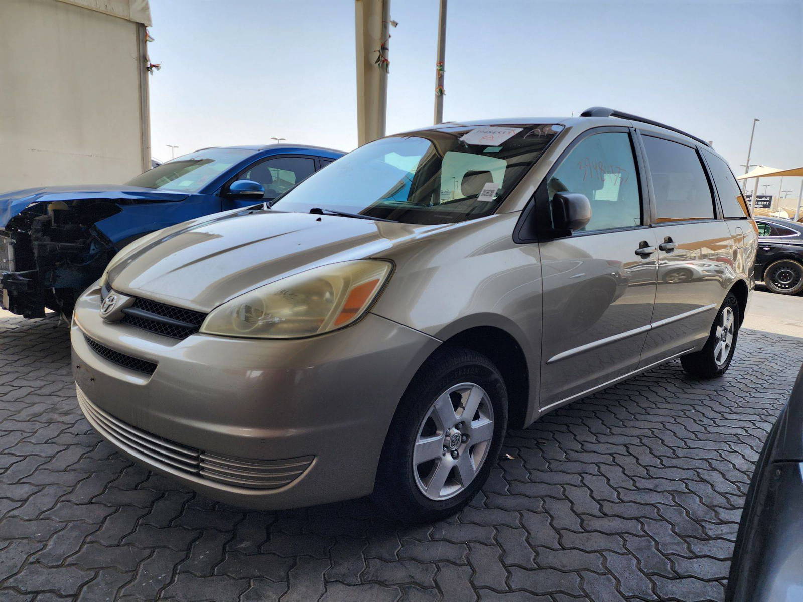 2005 TOYOTA SIENNA — 259593 Miles — Lot 25625 — Souq - Marhaba Auctions Used Cars - Image 5