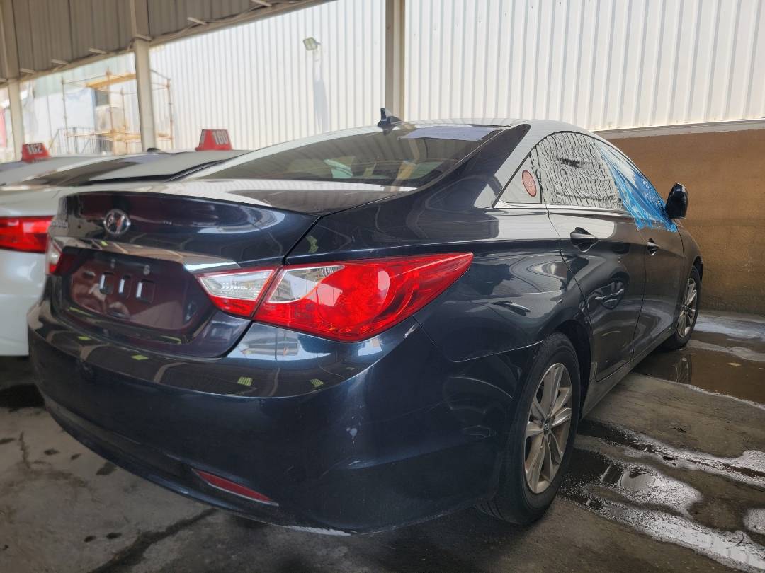 2011 HYUNDAI SONATA — 182702 Miles — Lot 39407914 — Souq - Marhaba Auctions Used Cars - Image 3