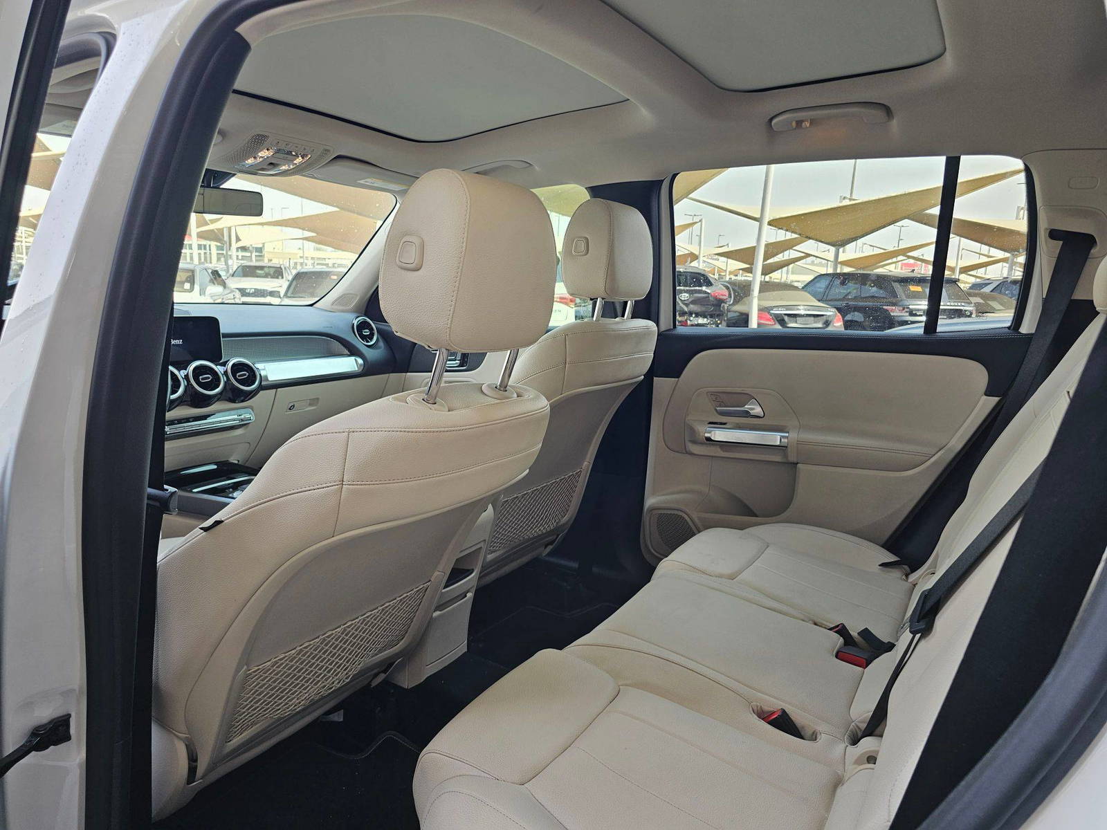2020 MERCEDES BENZ GLB 250 — 76411 KM — Lot 4HB7LW014345 — Souq - Marhaba Auctions Used Cars - Image 6