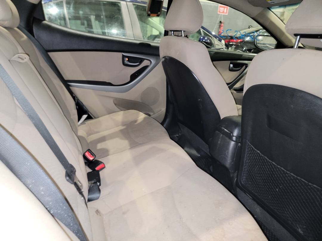 2015 HYUNDAI ELANTRA — 170165 Miles — Lot 38086575 - Marhaba Auctions Used Cars - Image 4