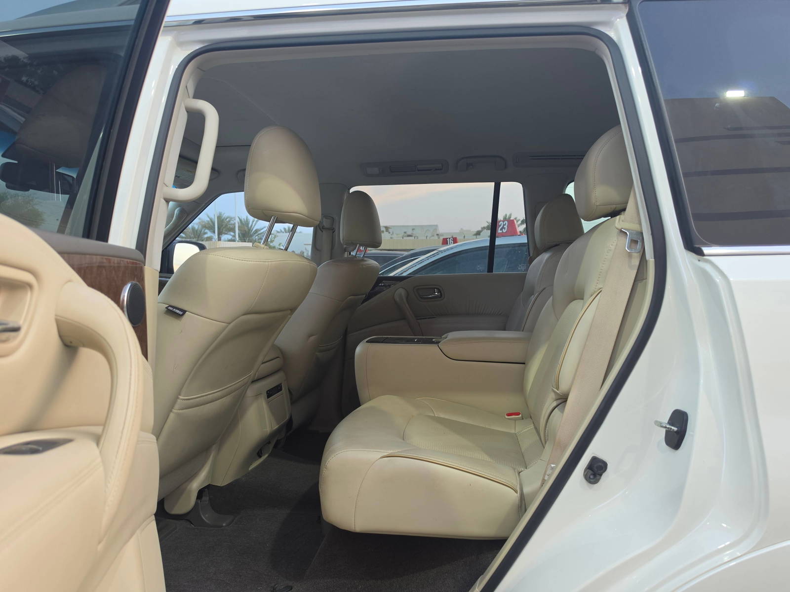 2017 INFINITI QX80 — 224764 Miles — Lot 83334364 - Marhaba Auctions Used Cars - Image 8