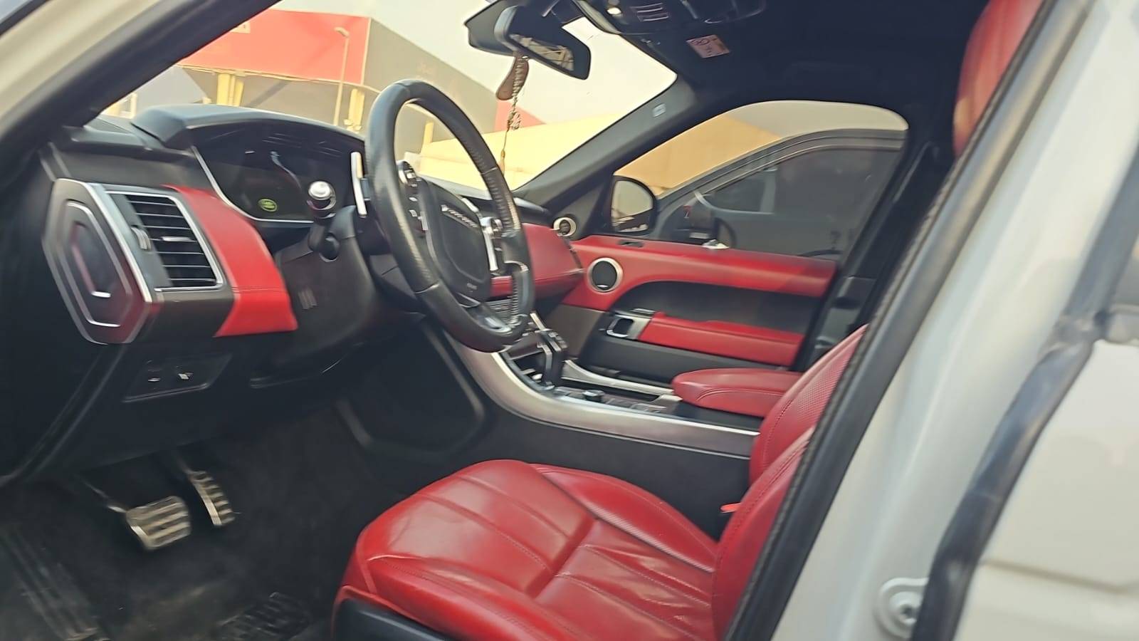 2016 LAND ROVER RANGE ROVER SPORT — 375664 KM — Lot GA106394 — Souq - Marhaba Auctions Used Cars - Image 9