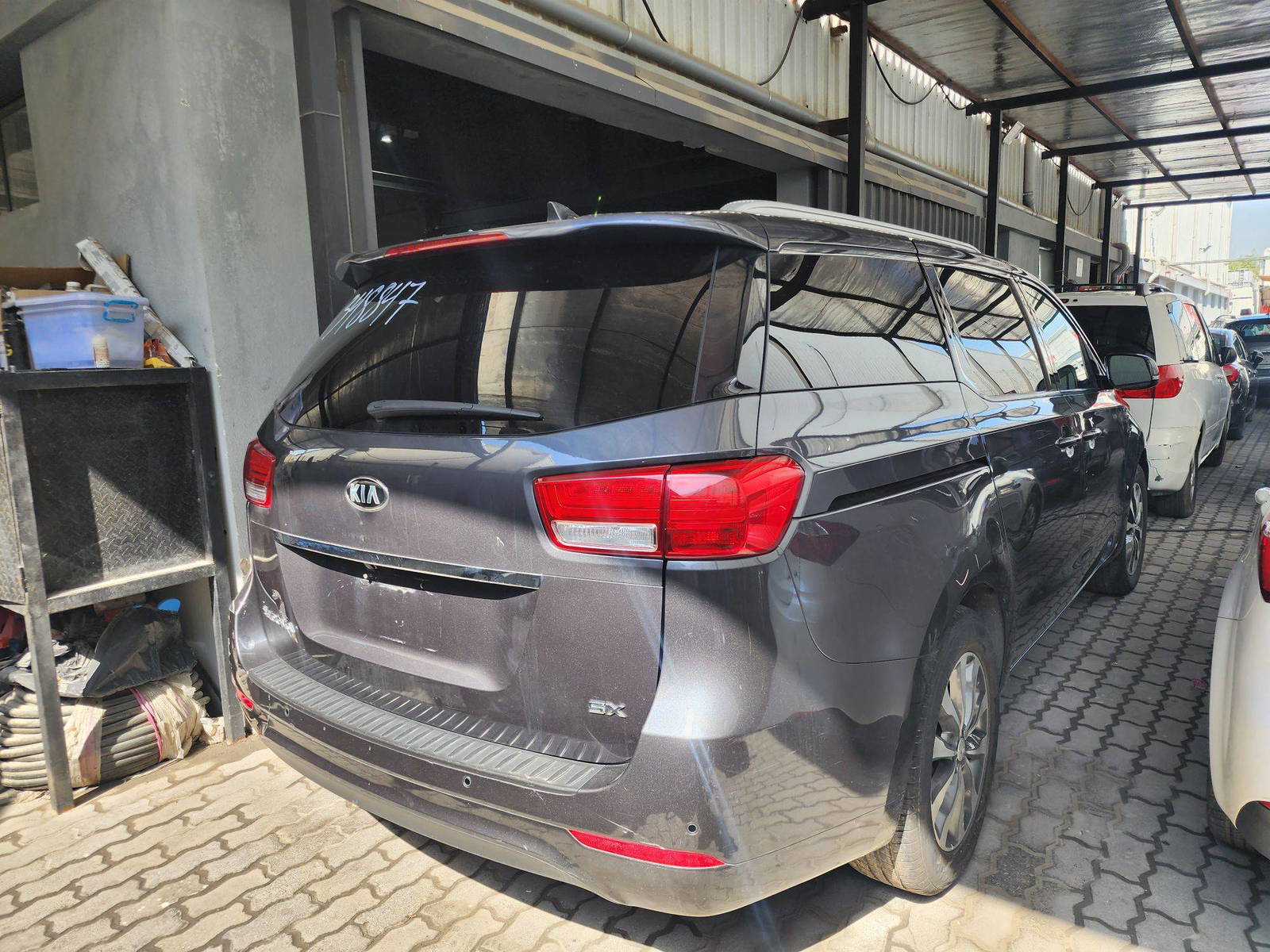 2018 KIA SEDONA — 90819 Miles — Lot 80911574 — Al Quoz - Marhaba Auctions Used Cars - Image 4