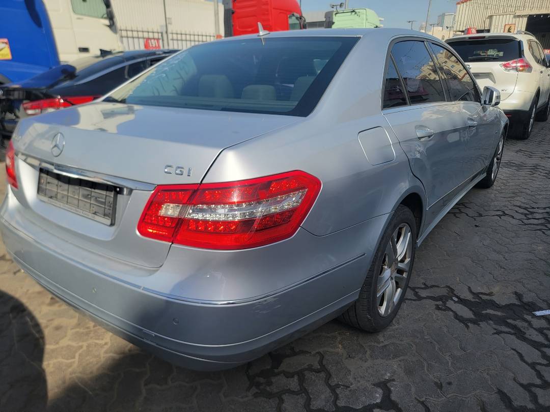 2010 MERCEDES BENZ E 200 — 126864 KM — Lot 242075 — Main - Marhaba Auctions Used Cars - Image 4