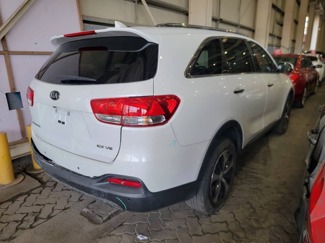 2018 KIA SORENTO — 114257 Miles — Lot 42641445 — Main - Marhaba Auctions Used Cars - Image 5