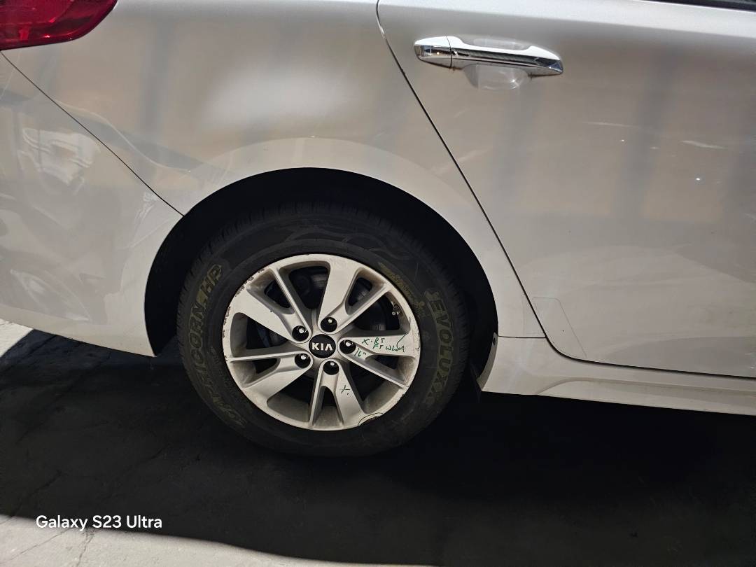2018 KIA OPTIMA — 101772 Miles — Lot 61216045 — Main - Marhaba Auctions Used Cars - Image 12