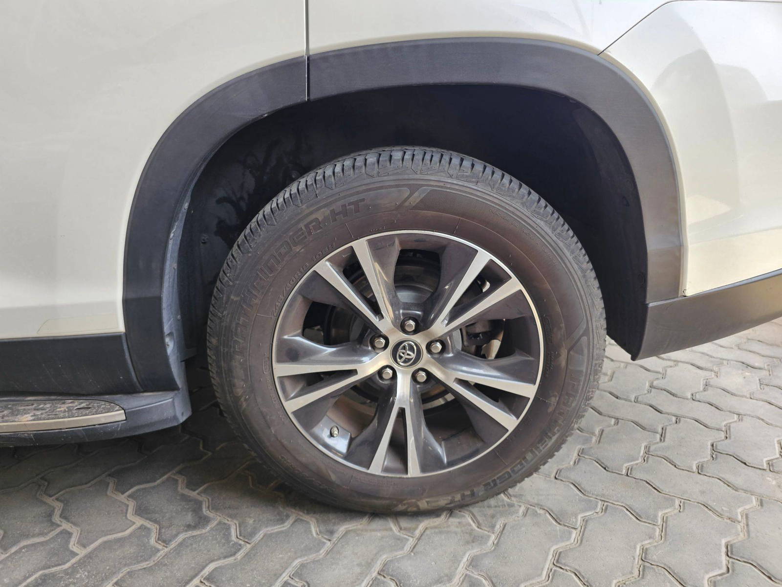 2019 TOYOTA HIGHLANDER — 109725 Miles — Lot FH8KS048464 — Souq - Marhaba Auctions Used Cars - Image 10