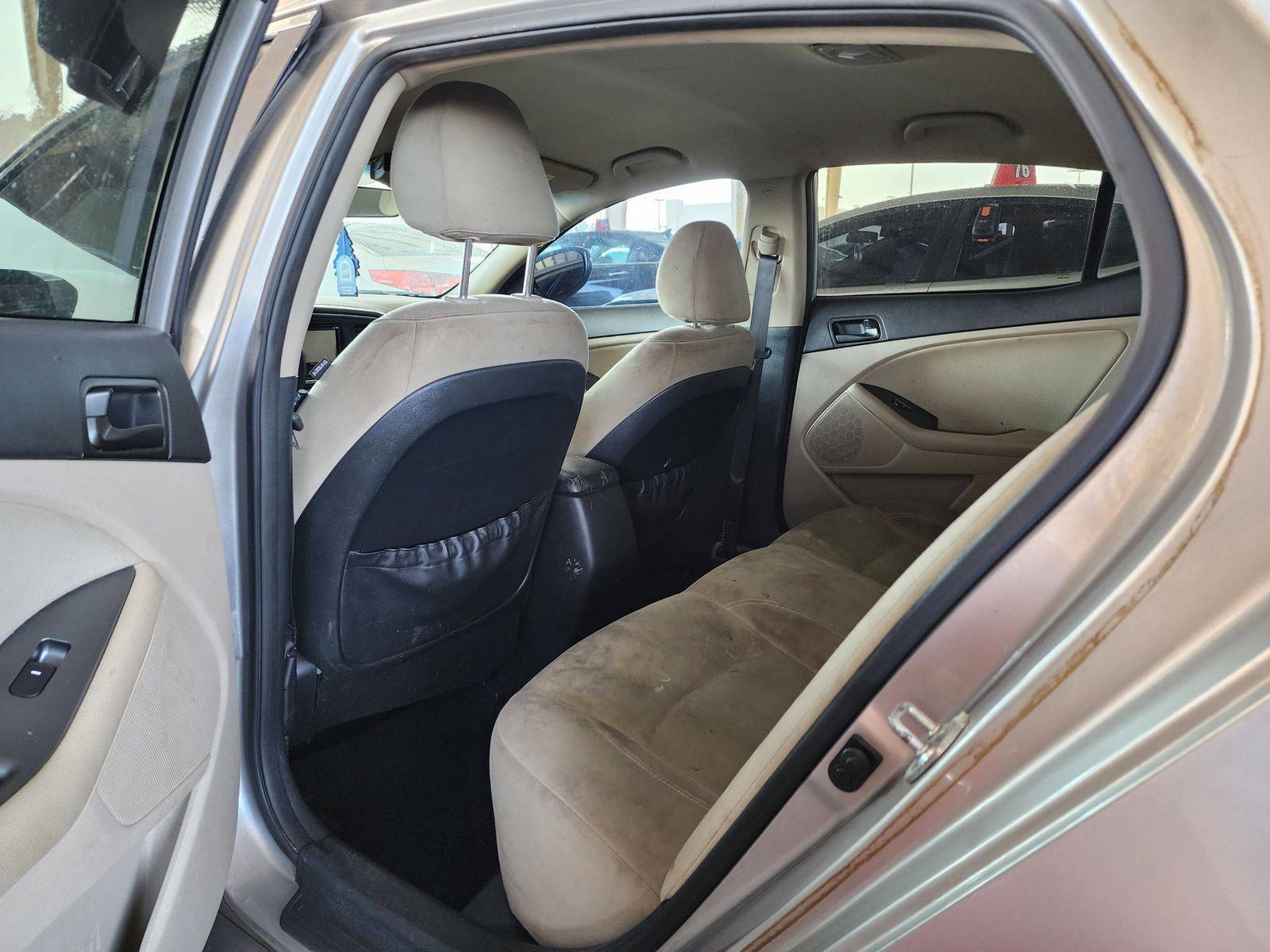 2015 KIA OPTIMA — 153180 Miles — Lot G447866 — Souq - Marhaba Auctions Used Cars - Image 6