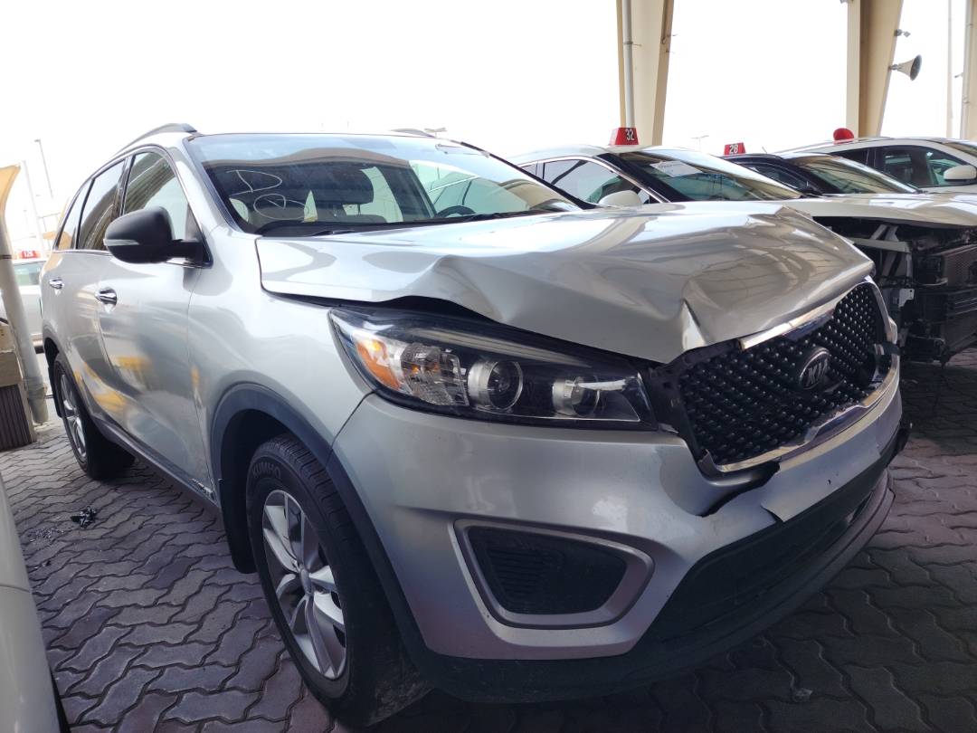2018 KIA SORENTO — 145583 Miles — Lot 25572 — Souq - Marhaba Auctions Used Cars - Image 4