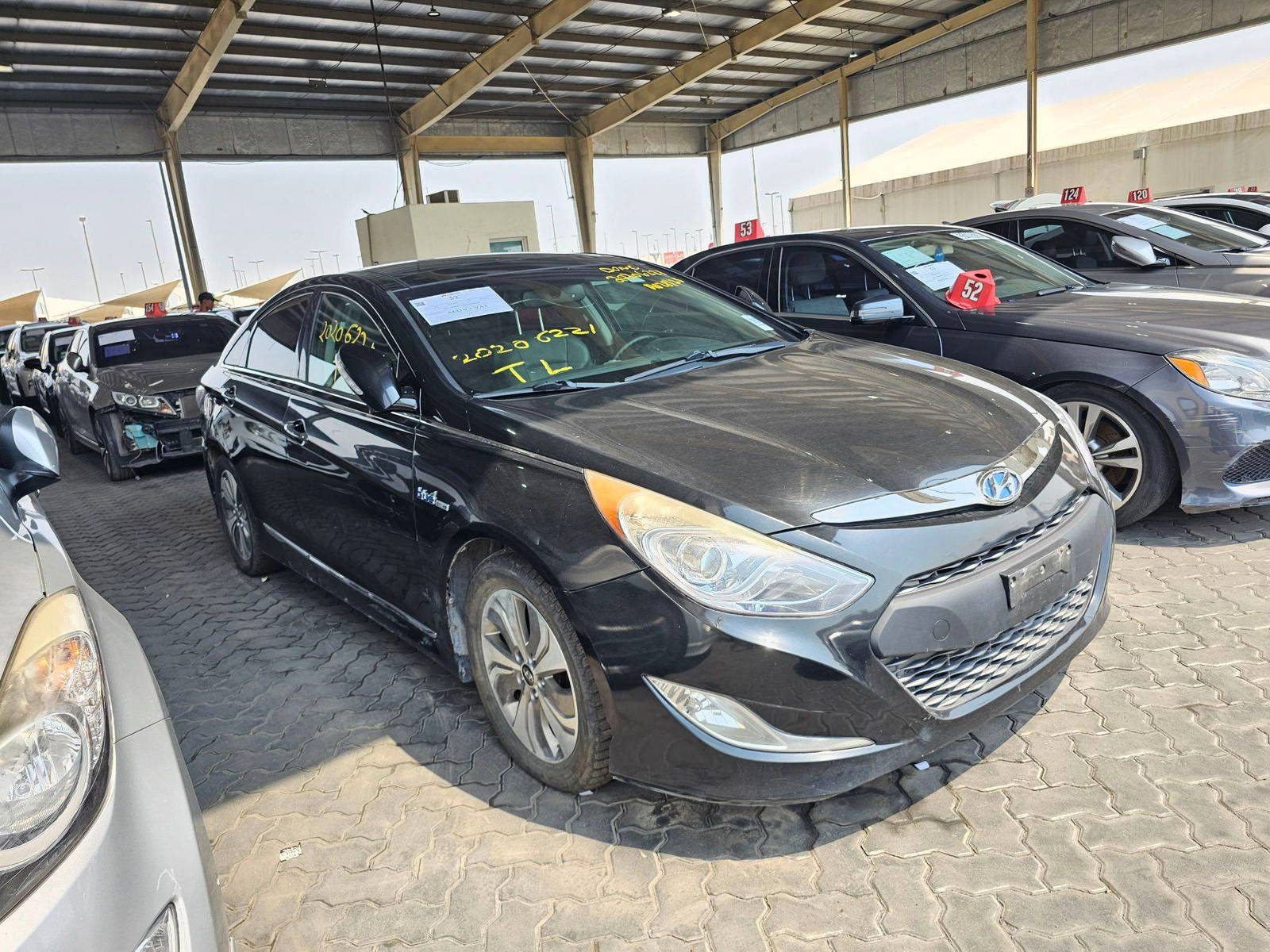 2013 HYUNDAI SONATA — 242782 KM — Lot 20206221 — Souq - Marhaba Auctions Used Cars - Image 4