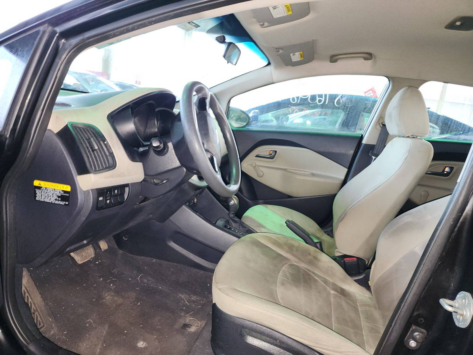 2013 KIA RIO — 168055 Miles — Lot 82782 — Souq - Marhaba Auctions Used Cars - Image 8