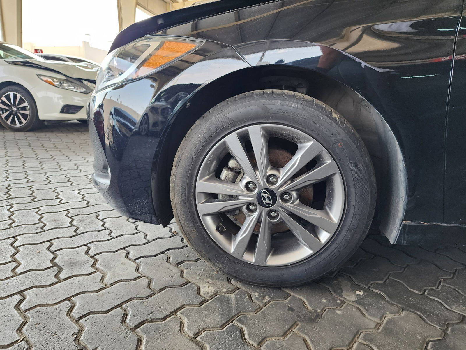 2018 HYUNDAI ELANTRA — 181399 KM — Lot 31065 — Souq - Marhaba Auctions Used Cars - Image 10